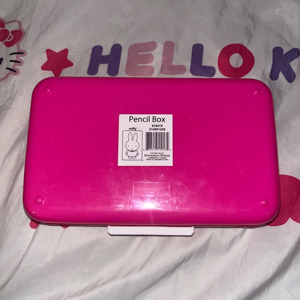 Pencil case - Picture 2 of 3